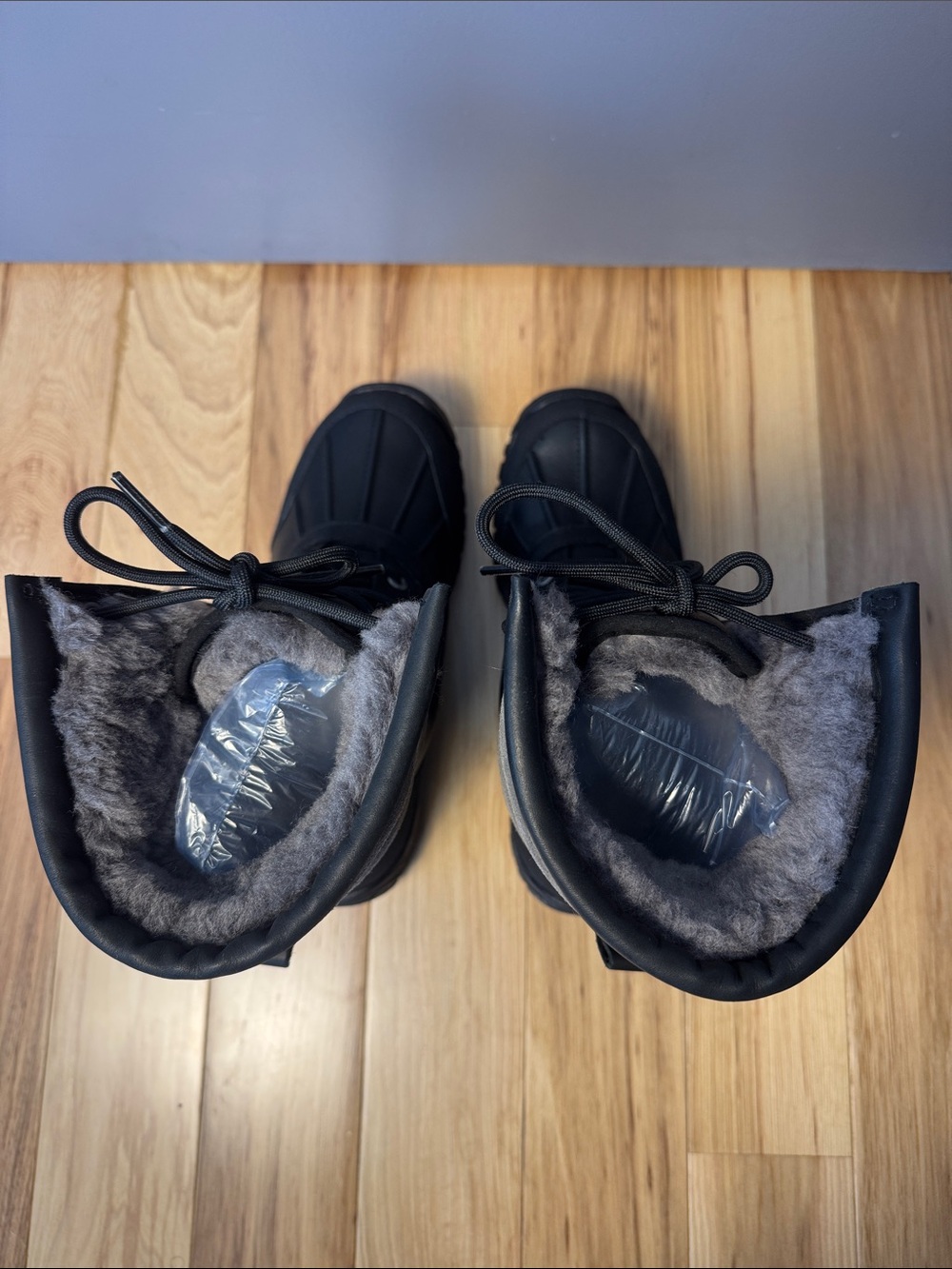 UGG Adirondack Waterproof Winter Snow Boots Black Gray Women’s Size 8 - Picture 7 of 14